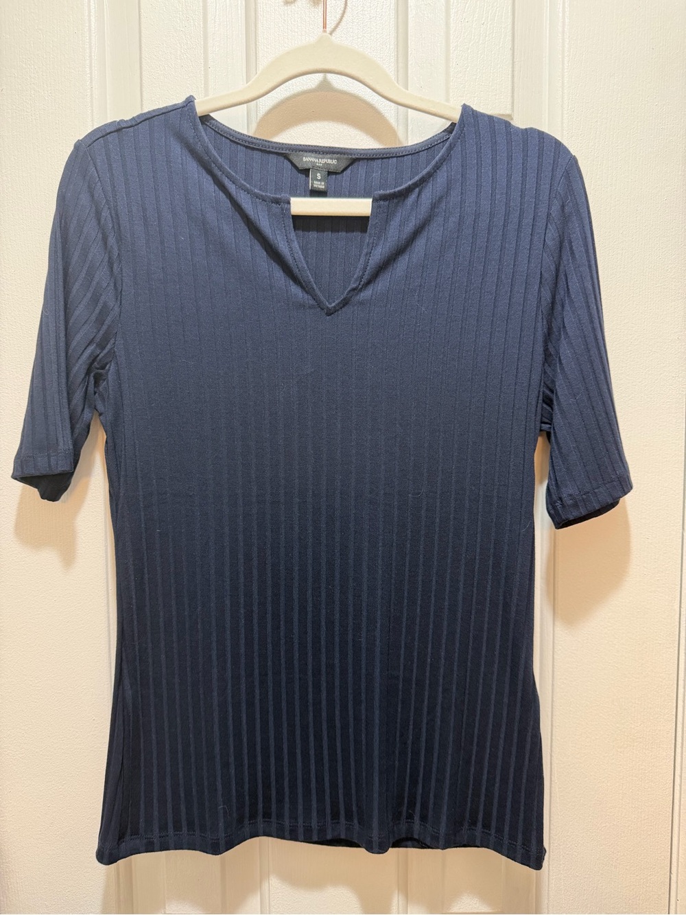 Banana Republic Navy Ribbed Short Sleeve V-Notch Top